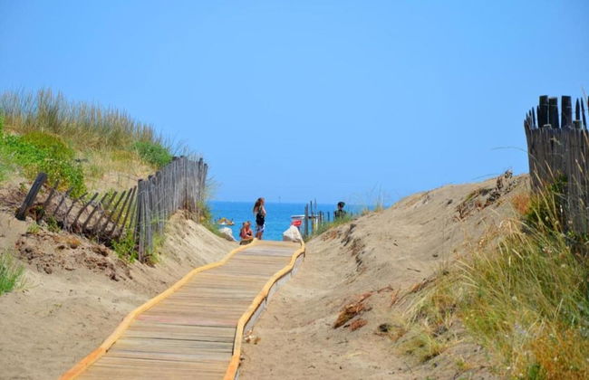 Cozy Coastal Home w/ Terrace - Foto 16