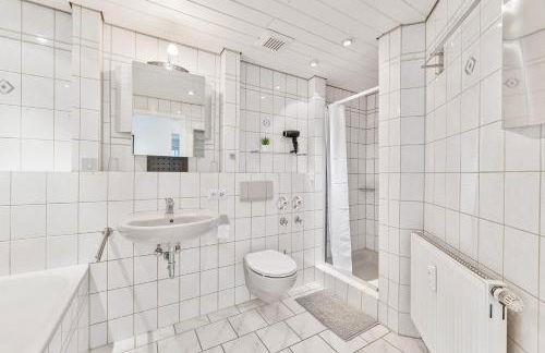 Sunshine - 4 Personen Airport Messe mit TG-Garage - Foto 11