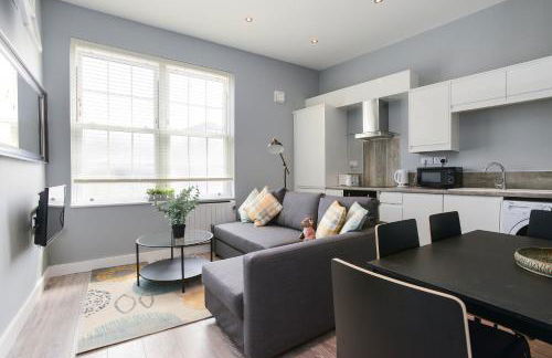 Arena Apartments - Stylish and Homely Apartments by the Ice Arena with Parking - Photo 1