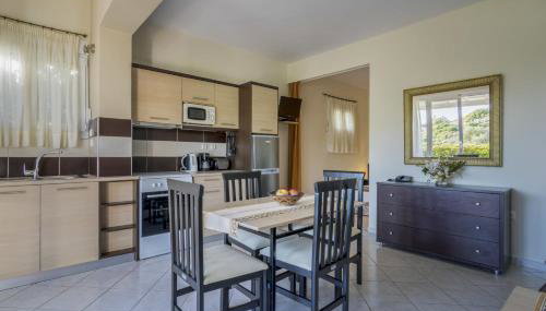 Yolanda Studios - Photo 5