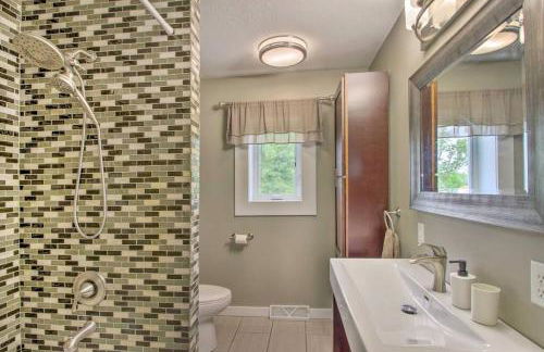 Modern Home on Mille Lacs Lake! Amazing yard and game-room! - Foto 29