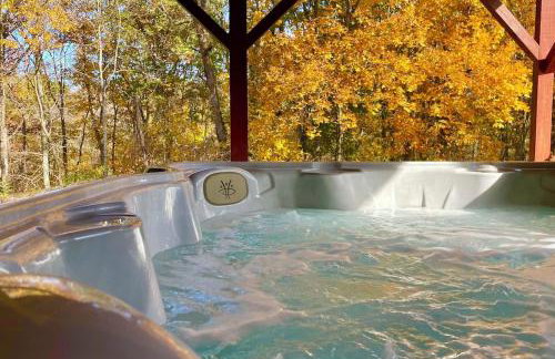 Breath of Heaven Cabin- Hot Tub, Deck, Pond, PETS - Foto 3