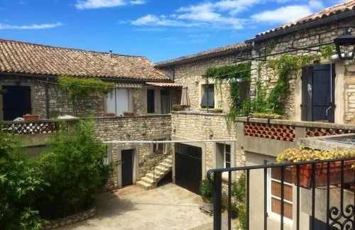 Location chaleureuse à Orgnac-l'Aven avec piscine partagée - Foto 8
