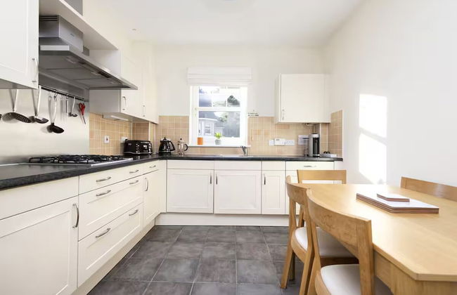 Modern Flat with Free Parking - Foto 7