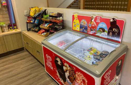 Resort Home near Disney Themed Jacuzzi Pool 2609 - Foto 79