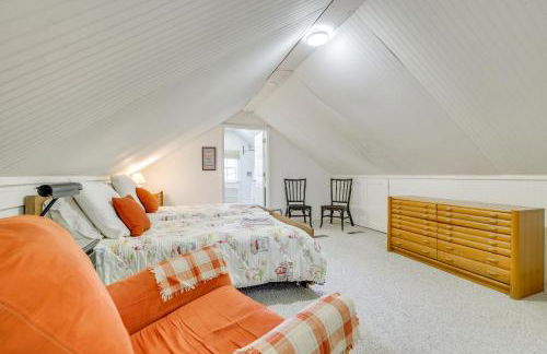 Unwind Fireside and Walk to Dtwn! Tyron Retreat - Foto 15