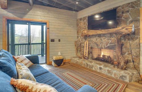 5 Mi to Ski Sapphire Valley Cozy Retreat with Decks - Foto 25