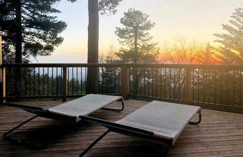 Contemporary Treetop Cabin with a Luxury Hot Tub in Idyllwild, California - Foto 6
