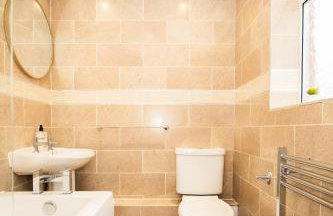 4Bed-House-2Bath-Free Parking-by Holiday Homes - Foto 23