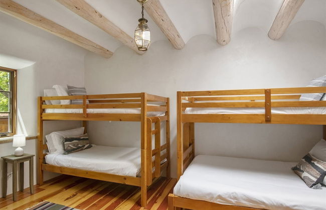 El Torreon - Exclusive Luxury Home, Nestled Next to Water and Trees - Foto 3