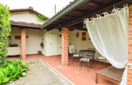 TUSCAN HOUSE WITH GARDEN - with Wi-Fi, Free Parking - Foto 8