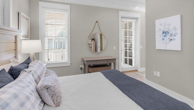 Private Splash Pool + Carriage House, 1 House to Beach w/ Beach Chair Setup! - Foto 4, Habitación