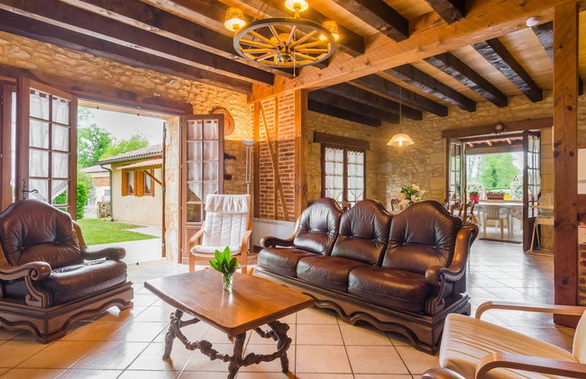 Chic Holiday Home in Siorac-en-perigord With - Foto 19