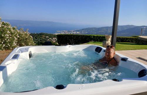 Gîtes Sassone, piscine, jacuzzi et vue mer panoramique sur Ajaccio - Foto 5