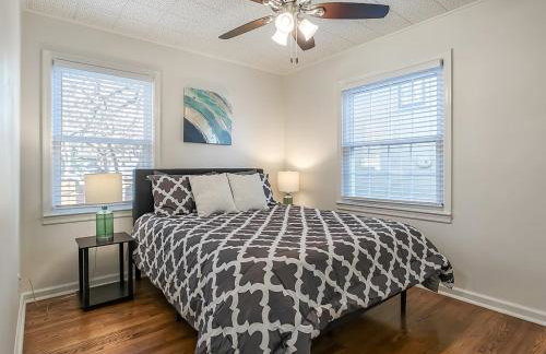 4 Bedroom Plaza Charmer Pet Friendly - Photo 23