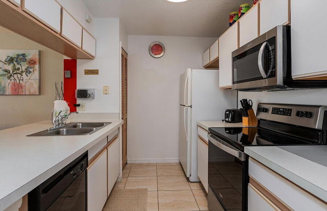 Villas at Island Club Community, Pools, Jacuzzi and More! - Photo 17