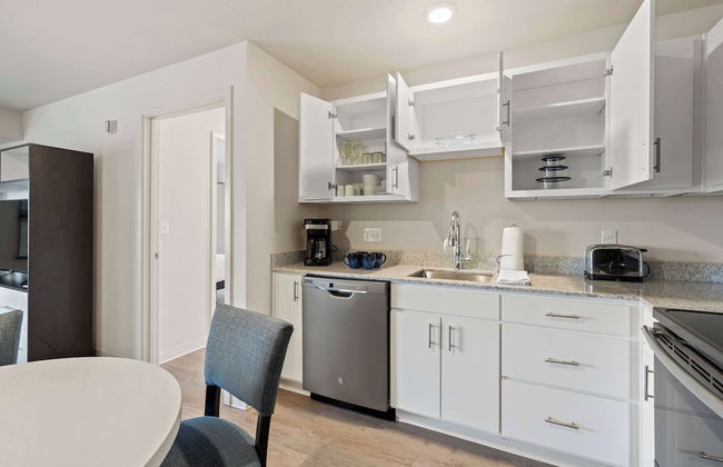 WaterWalk Extended Stay by Wyndham Kansas City - Overland Pk - Photo 39