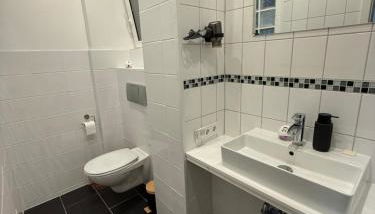 Zentrale Citywohnung mit Küche & privatem Zugang - Foto 5