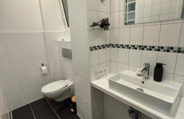 Zentrale Citywohnung mit Küche & privatem Zugang - Foto 5