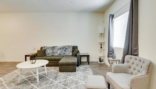 Inviting Henderson Townhome with Community Pool! - Foto 4