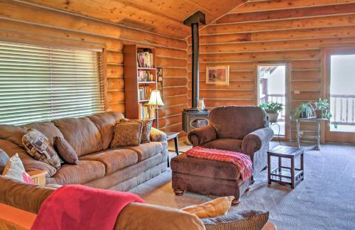 Rustic Cabin with Decks, Alpine Views and Pool Table! - Foto 5