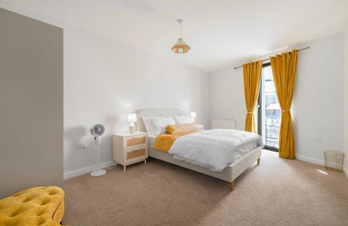 1 Bedroom Apartment near City Airport - Foto 1