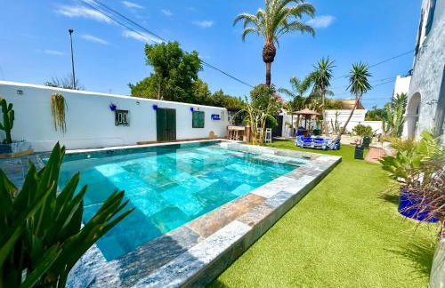GATU Villa Lurberri, piscina privada, Parking, jardines -Mayores de 25 años y familias " - Foto 51