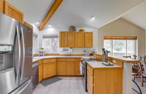 Idyllic Redmond Townhome with Furnished Deck! - Foto 7