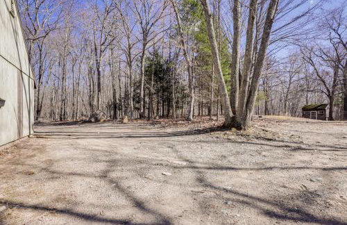 1 Mi to Foxwoods Casino Couples Retreat with Patio - Foto 24