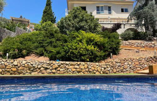 Sunny forest Villa near Barcelona - Foto 1