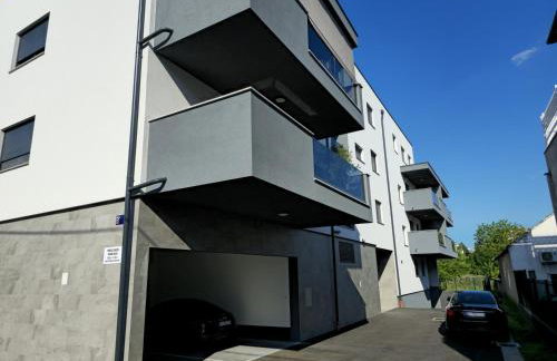 Apartment M - Self Check-In - Photo 21