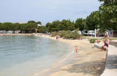 Apartments by the sea Banjol - Rab - 4965 - Photo 4