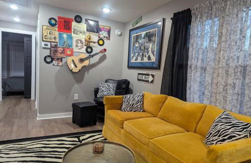 Meet Virginia less than 1 mile from casino and downtown - Photo 5