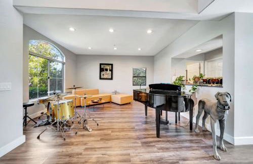 Stunning Hilltop 5BR With View And Hot Tub! - Foto 3