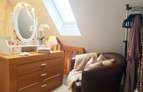 De-Vollard Cottage, Cozy Countryside Cottage Retreat - Photo 9