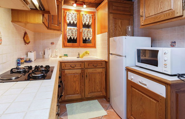 Holiday Home in Auvergne With Roofed Garden and Terrace - Foto 13