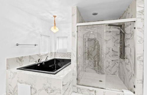 Lilburn Gateway with Game Loft, Fire Pit, Stone Mountain - Foto 43