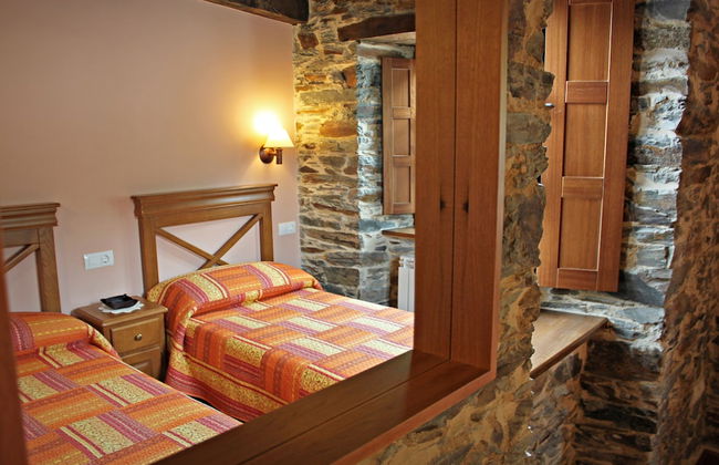 Apartamentos El Llago - Photo 6