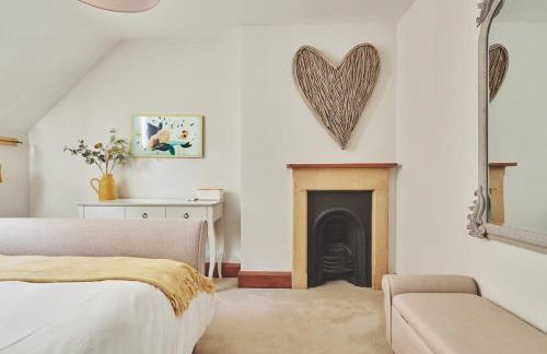 Large Stylish Luxury Cotswold Cottage - ideal for families, w/ EV charging - Foto 6