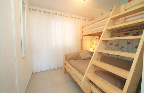 NEW! Modern apartment right on the beach! - Foto 25