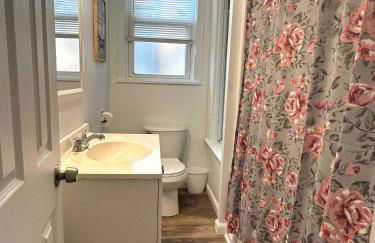 Stunning 3BR-Private Entrance-Renovated-Near City - Foto 29