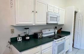 Family Vacation Home in Quiet Community with Private Pool and Spa - Foto 11