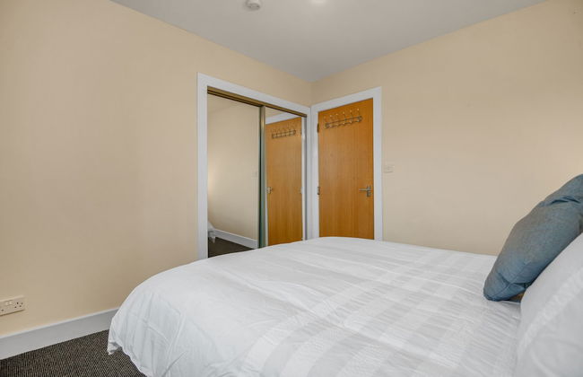 Tony Asga - Coady Apartment - Photo 4