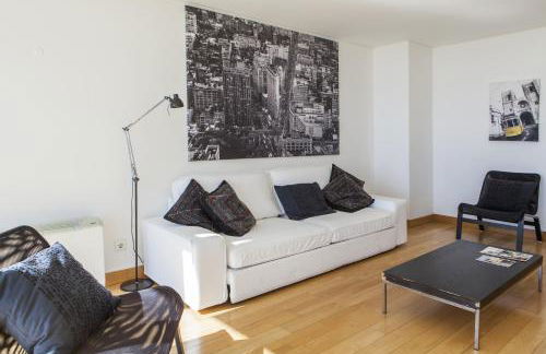 RENT4REST LISBON PARQUE DAS NAÇÕES 17Th FLOOR RIVER VIEW - Photo 13