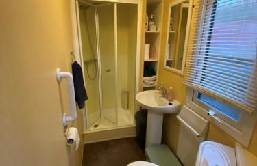 Secluded Woodland Hideaway - 2 Bed with Private Parking - Photo 2