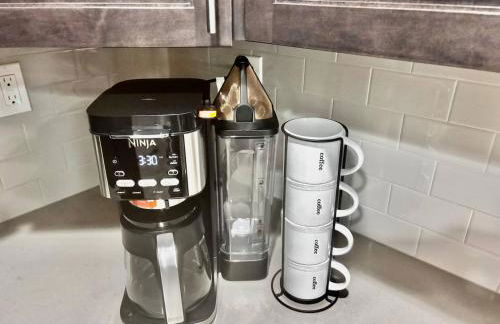 North End - Hyde Park - Hot Tub- Downtown - 3 BR - Foto 21