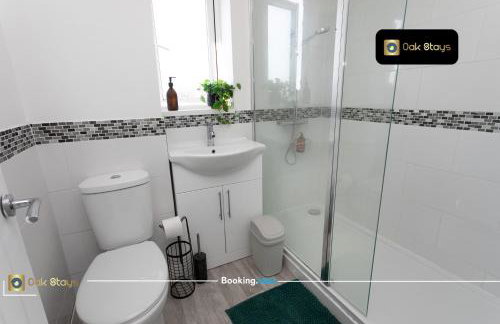 Quick Deals l 5 Bedroom l Sleeps 10 l Parking l Ideal for Groups l Oak Stays Short Lets & Serviced Accommodations - Foto 25