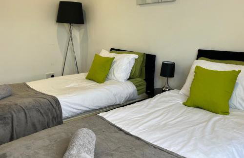 Sleek Sleeps 6 Sunset Views Family friendly - Foto 16