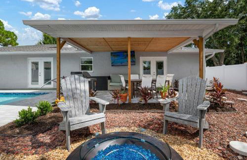 Serenity by the Sea! Cozy pool home with putting green & fire pit! - Foto 2