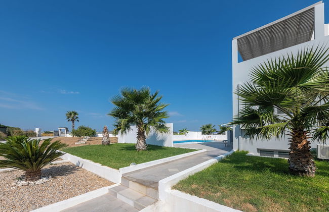 Lilu Villa 2 With Private Pool - Photo 33